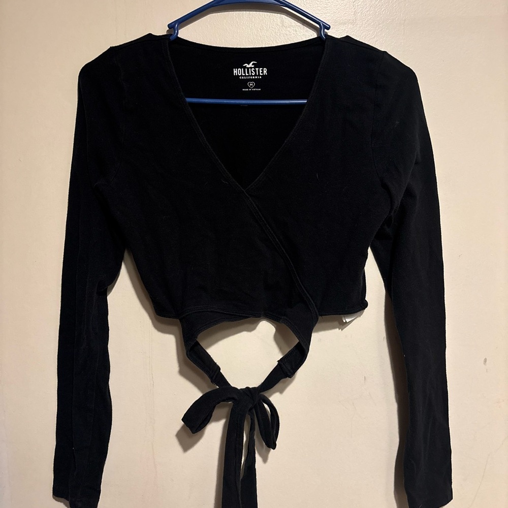 Hollister Women's Black Tie-Front Blouse